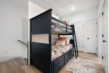 Barefoot Bay Getaway | Stylish Lake Home Near Downtown Winchester - Winchester, Tennessee