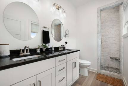 Barefoot Bay Getaway | Stylish Lake Home Near Downtown Winchester - Winchester, Tennessee