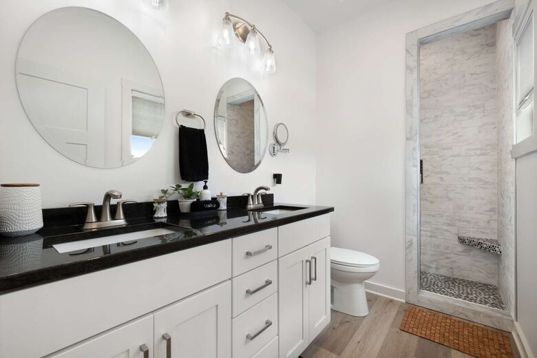 Barefoot Bay Getaway | Stylish Lake Home Near Downtown Winchester - Winchester, Tennessee