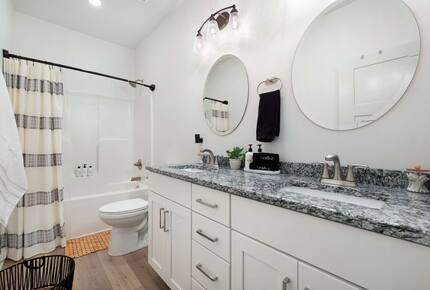 Barefoot Bay Getaway | Stylish Lake Home Near Downtown Winchester - Winchester, Tennessee