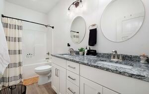 Barefoot Bay Getaway | Stylish Lake Home Near Downtown Winchester - Winchester, Tennessee