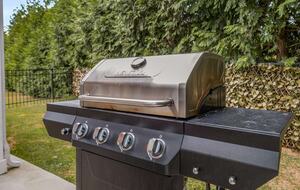 Barefoot Bay Getaway | Stylish Lake Home Near Downtown Winchester - Winchester, Tennessee