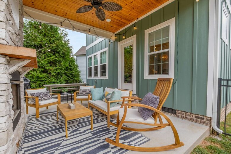 Barefoot Bay Getaway | Stylish Lake Home Near Downtown Winchester - Winchester, Tennessee