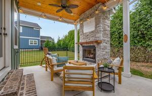 Barefoot Bay Getaway | Stylish Lake Home Near Downtown Winchester - Winchester, Tennessee