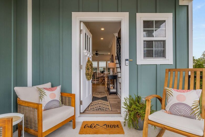 Barefoot Bay Getaway | Stylish Lake Home Near Downtown Winchester - Winchester, Tennessee