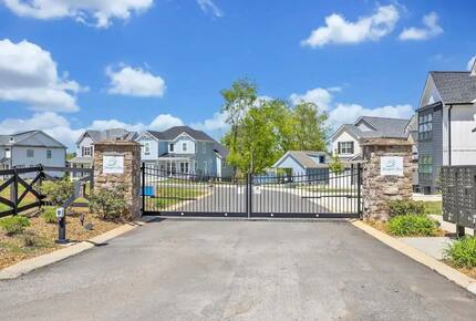 Barefoot Bay Getaway | Stylish Lake Home Near Downtown Winchester - Winchester, Tennessee