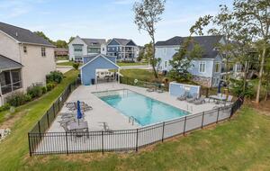 Barefoot Bay Getaway | Stylish Lake Home Near Downtown Winchester - Winchester, Tennessee