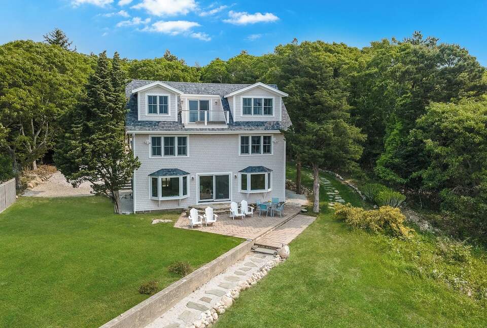 Elegant Coastal Estate on Indian Neck Peninsula - Wareham, Massachusetts