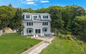 Elegant Coastal Estate on Indian Neck Peninsula - Wareham, Massachusetts