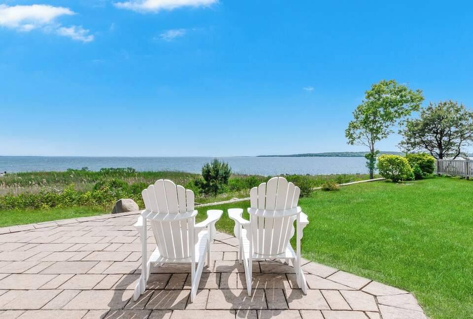 Elegant Coastal Estate on Indian Neck Peninsula - Wareham, Massachusetts