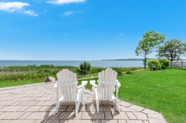 Elegant Coastal Estate on Indian Neck Peninsula - Wareham, Massachusetts