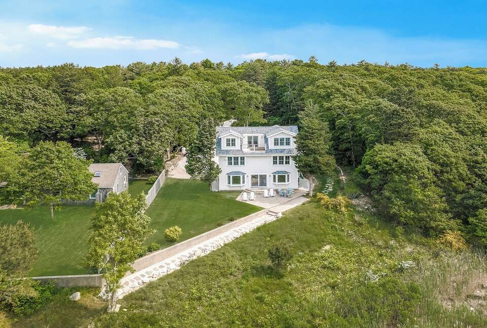 Elegant Coastal Estate on Indian Neck Peninsula - Wareham, Massachusetts