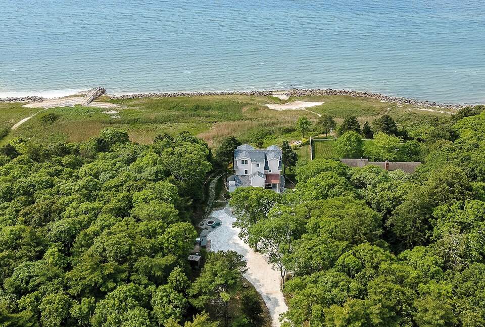 Elegant Coastal Estate on Indian Neck Peninsula - Wareham, Massachusetts