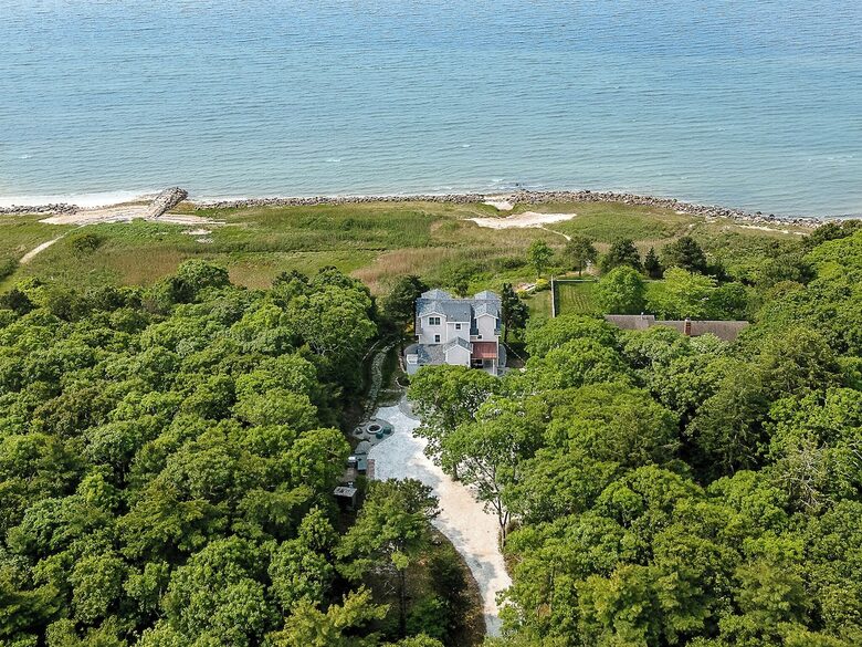 Elegant Coastal Estate on Indian Neck Peninsula - Wareham, Massachusetts