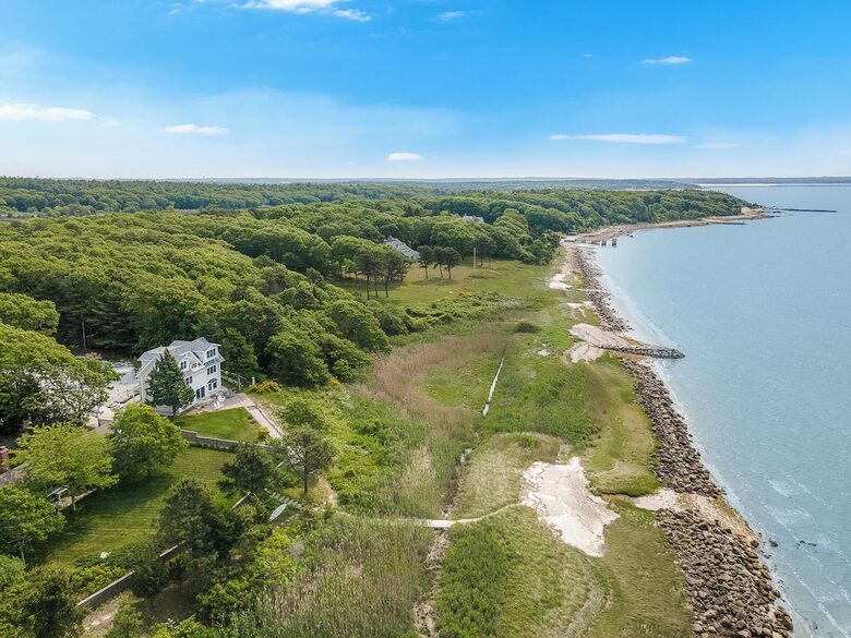 Elegant Coastal Estate on Indian Neck Peninsula - Wareham, Massachusetts
