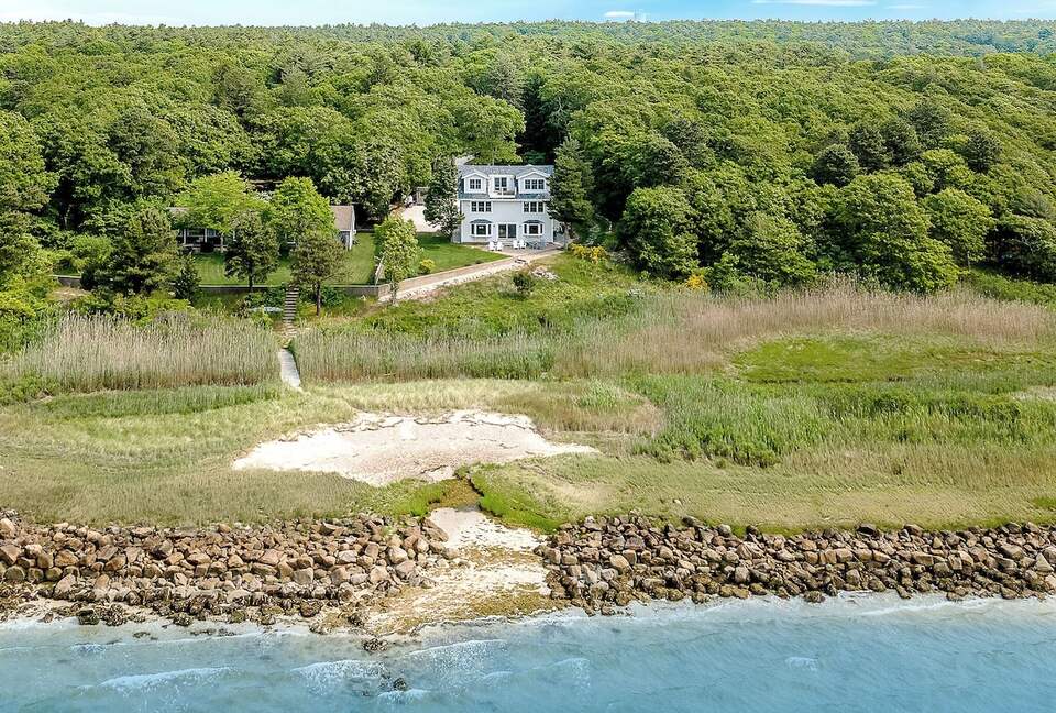 Elegant Coastal Estate on Indian Neck Peninsula - Wareham, Massachusetts