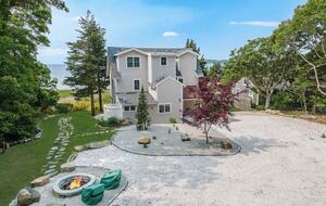 Elegant Coastal Estate on Indian Neck Peninsula - Wareham, Massachusetts