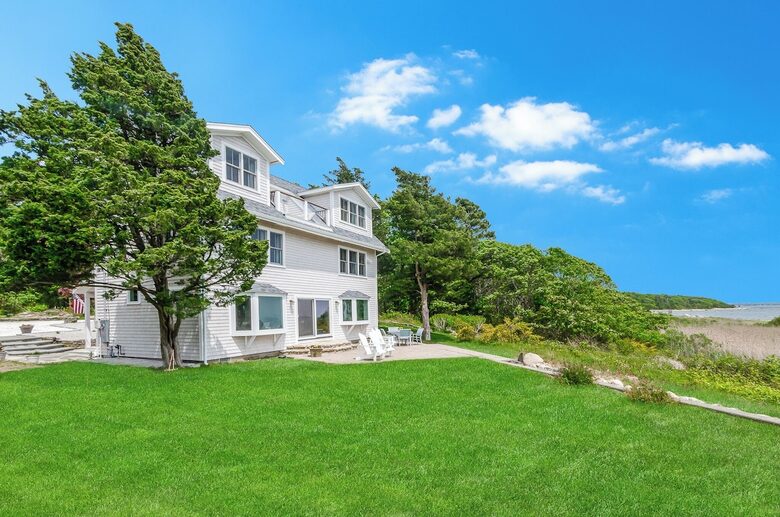 Elegant Coastal Estate on Indian Neck Peninsula - Wareham, Massachusetts