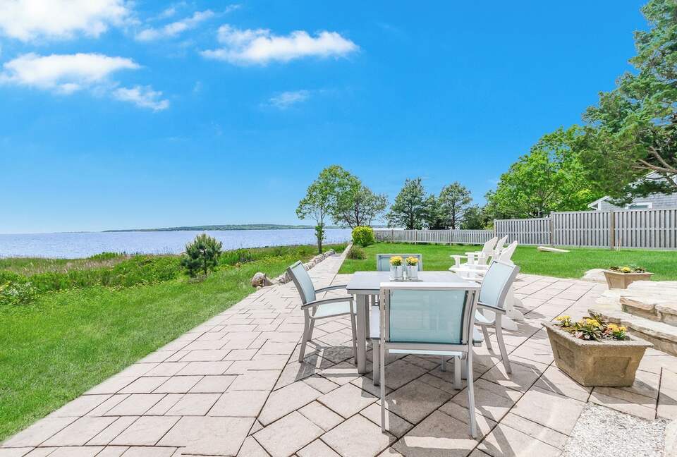 Elegant Coastal Estate on Indian Neck Peninsula - Wareham, Massachusetts
