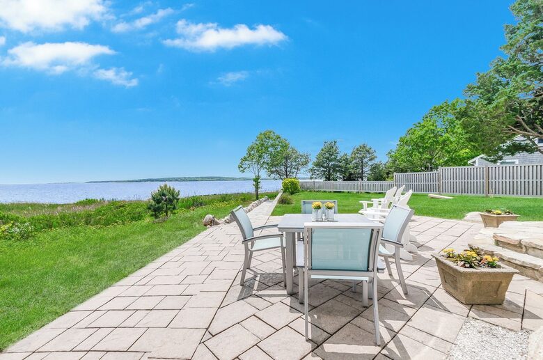Elegant Coastal Estate on Indian Neck Peninsula - Wareham, Massachusetts