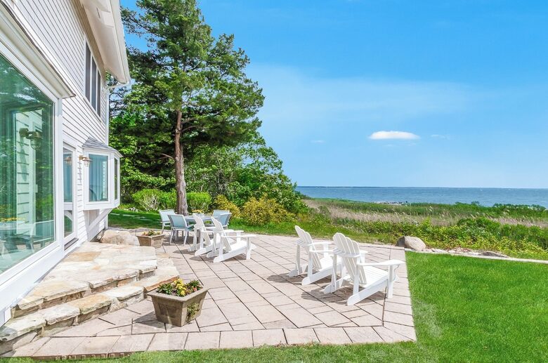 Elegant Coastal Estate on Indian Neck Peninsula - Wareham, Massachusetts