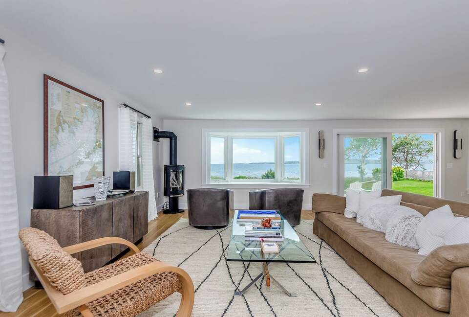 Elegant Coastal Estate on Indian Neck Peninsula - Wareham, Massachusetts