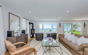 Elegant Coastal Estate on Indian Neck Peninsula - Wareham, Massachusetts