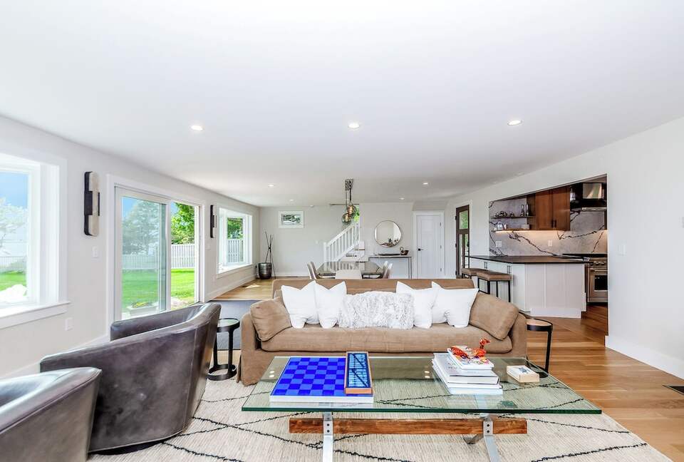 Elegant Coastal Estate on Indian Neck Peninsula - Wareham, Massachusetts