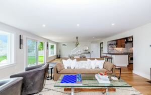 Elegant Coastal Estate on Indian Neck Peninsula - Wareham, Massachusetts