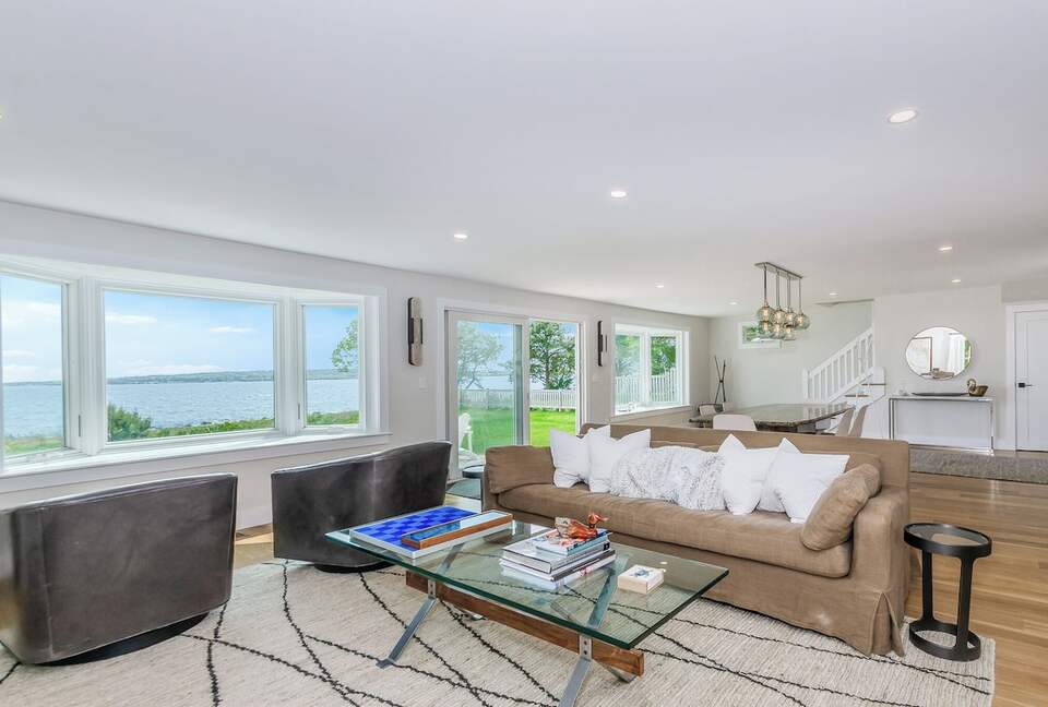 Elegant Coastal Estate on Indian Neck Peninsula - Wareham, Massachusetts