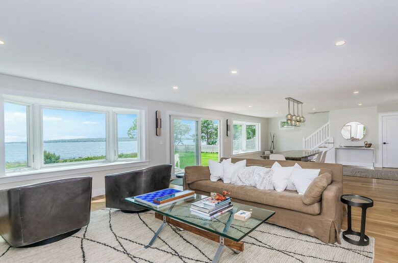 Elegant Coastal Estate on Indian Neck Peninsula - Wareham, Massachusetts