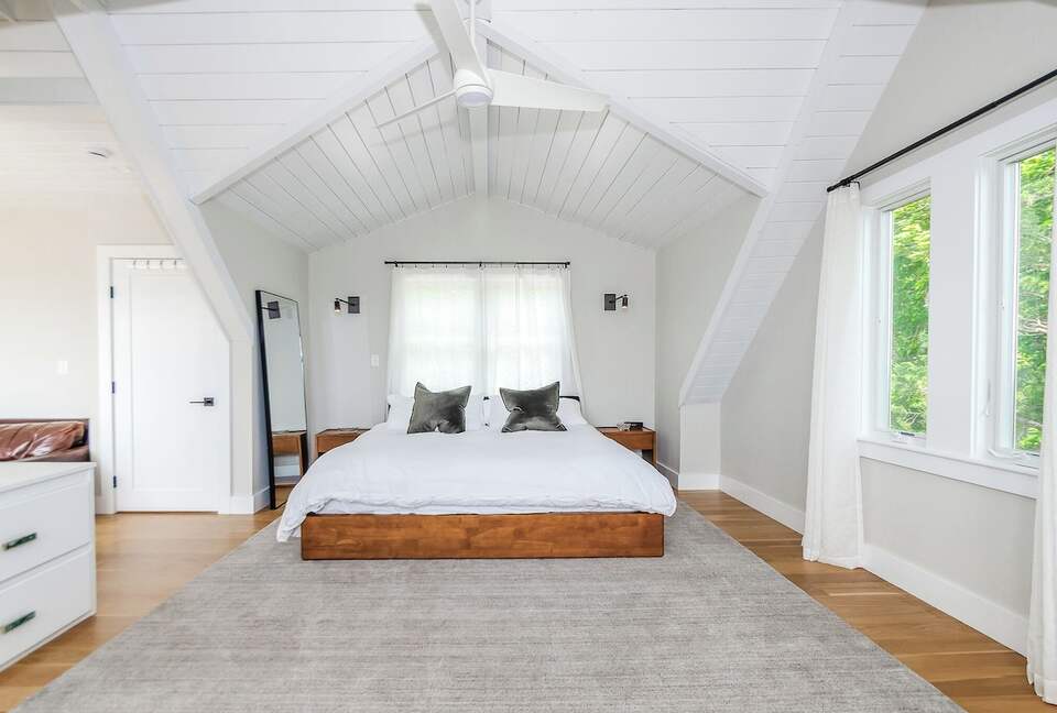 Elegant Coastal Estate on Indian Neck Peninsula - Wareham, Massachusetts