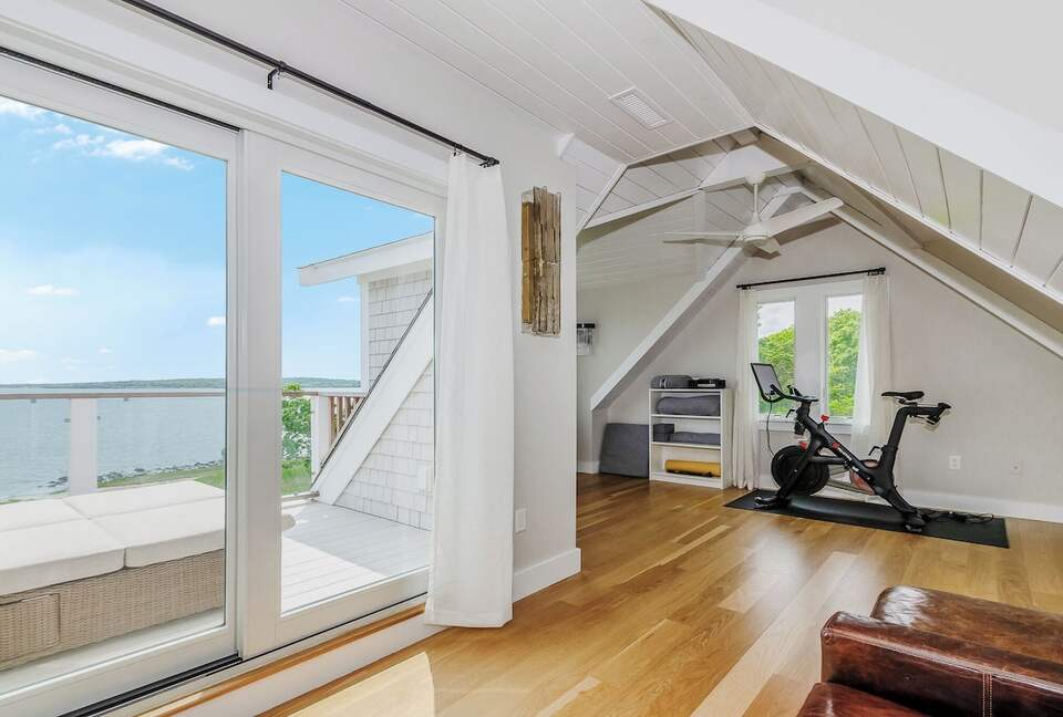 Elegant Coastal Estate on Indian Neck Peninsula - Wareham, Massachusetts