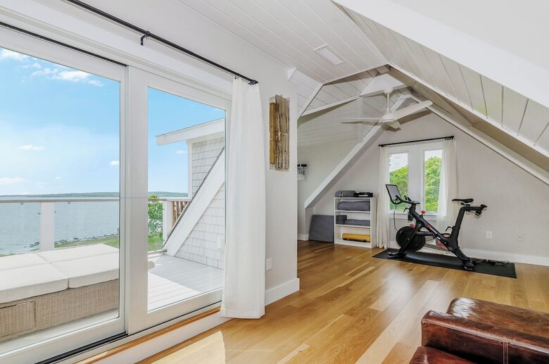 Elegant Coastal Estate on Indian Neck Peninsula - Wareham, Massachusetts