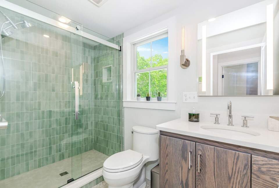 Elegant Coastal Estate on Indian Neck Peninsula - Wareham, Massachusetts