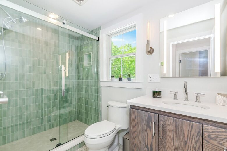 Elegant Coastal Estate on Indian Neck Peninsula - Wareham, Massachusetts