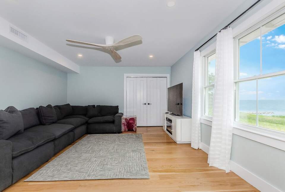 Elegant Coastal Estate on Indian Neck Peninsula - Wareham, Massachusetts