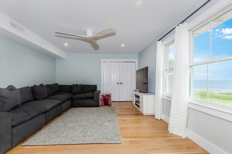 Elegant Coastal Estate on Indian Neck Peninsula - Wareham, Massachusetts