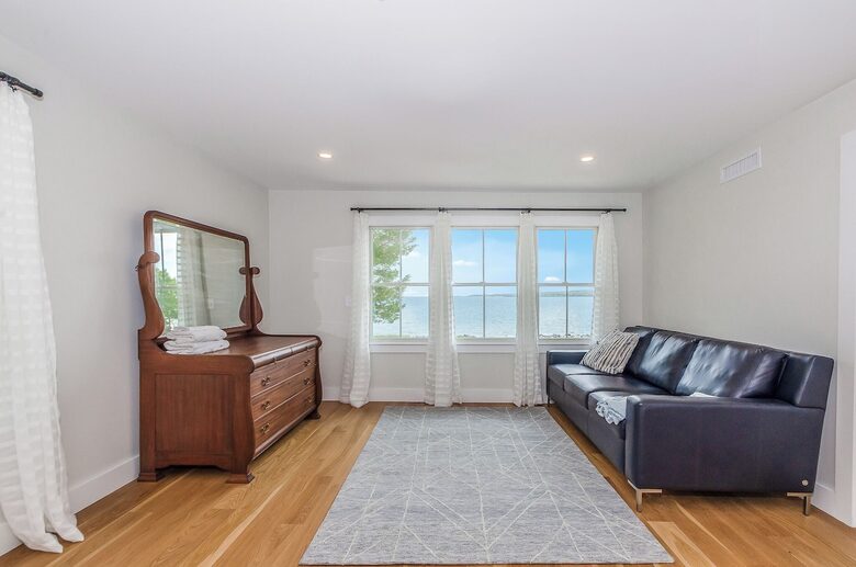 Elegant Coastal Estate on Indian Neck Peninsula - Wareham, Massachusetts