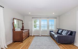 Elegant Coastal Estate on Indian Neck Peninsula - Wareham, Massachusetts