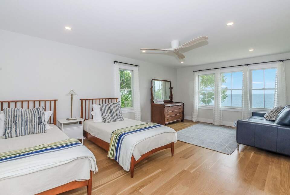 Elegant Coastal Estate on Indian Neck Peninsula - Wareham, Massachusetts