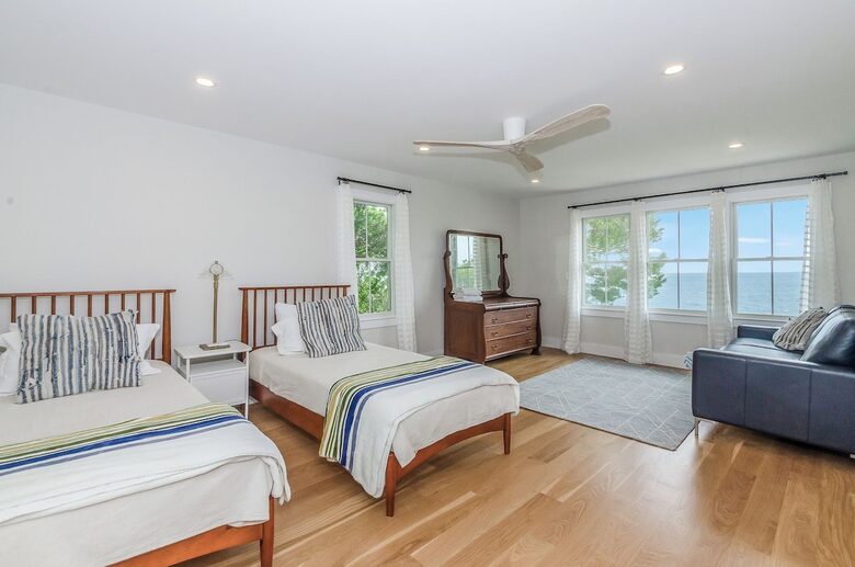 Elegant Coastal Estate on Indian Neck Peninsula - Wareham, Massachusetts