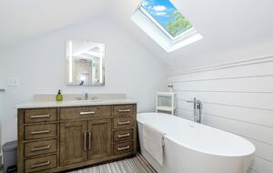 Elegant Coastal Estate on Indian Neck Peninsula - Wareham, Massachusetts