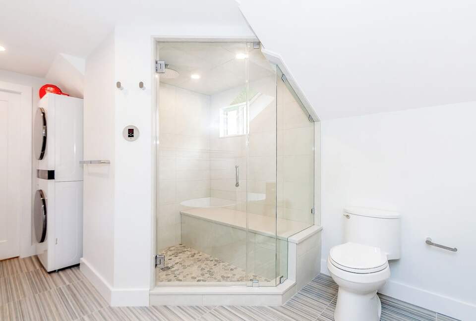 Elegant Coastal Estate on Indian Neck Peninsula - Wareham, Massachusetts