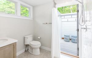 Elegant Coastal Estate on Indian Neck Peninsula - Wareham, Massachusetts