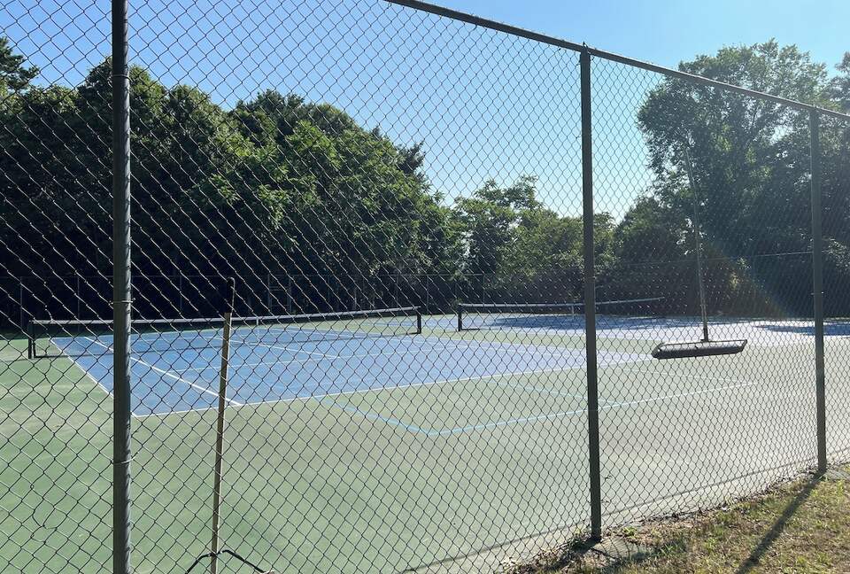 Elegant Coastal Estate on Indian Neck Peninsula - Wareham, Massachusetts