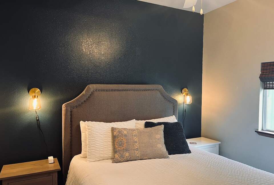 Old Bend River Cottage Retreat - Bend, Oregon