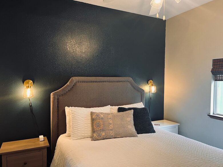 Old Bend River Cottage Retreat - Bend, Oregon