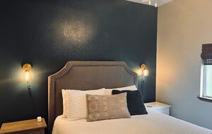 Old Bend River Cottage Retreat - Bend, Oregon