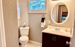 Old Bend River Cottage Retreat - Bend, Oregon